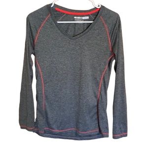 Layer 8 Long Sleeve Performance Top Size Medium QWick-Dry Fitted